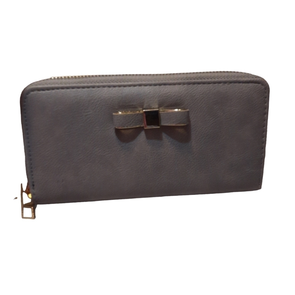 Ivy London Gray Wallet NWT
